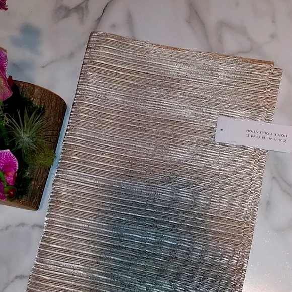 Long Zara Stirdy MetallicTable Runner - Picture 1 of 2